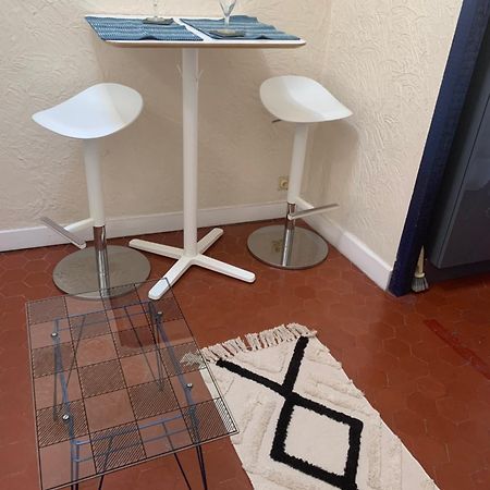 Un Appartement Atypiquement Provencal Le Cannet Exteriör bild
