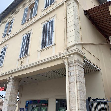 Un Appartement Atypiquement Provencal Le Cannet Exteriör bild